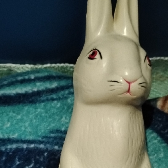 Cream Rabbit Figurine - Picture 2 of 6